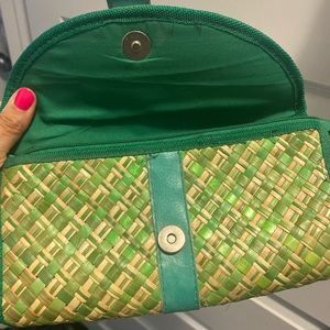 Green straw clutch purse!